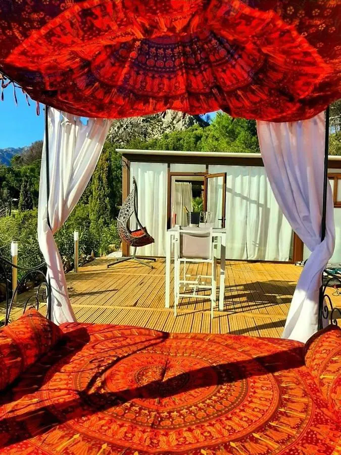 Stylish Beautiful And Exotic Oleandro Glass Suite Casares 0*,